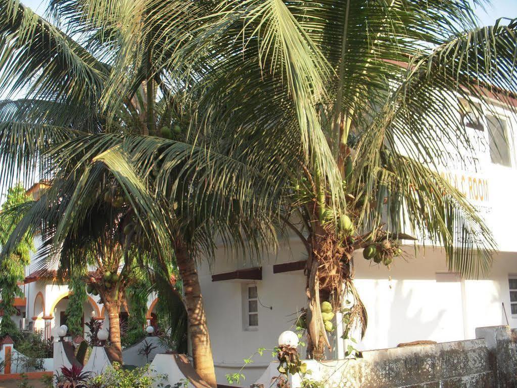 לינה וארוחת בוקר באג'ה Sugar Plum Macedo Palms מראה חיצוני תמונה